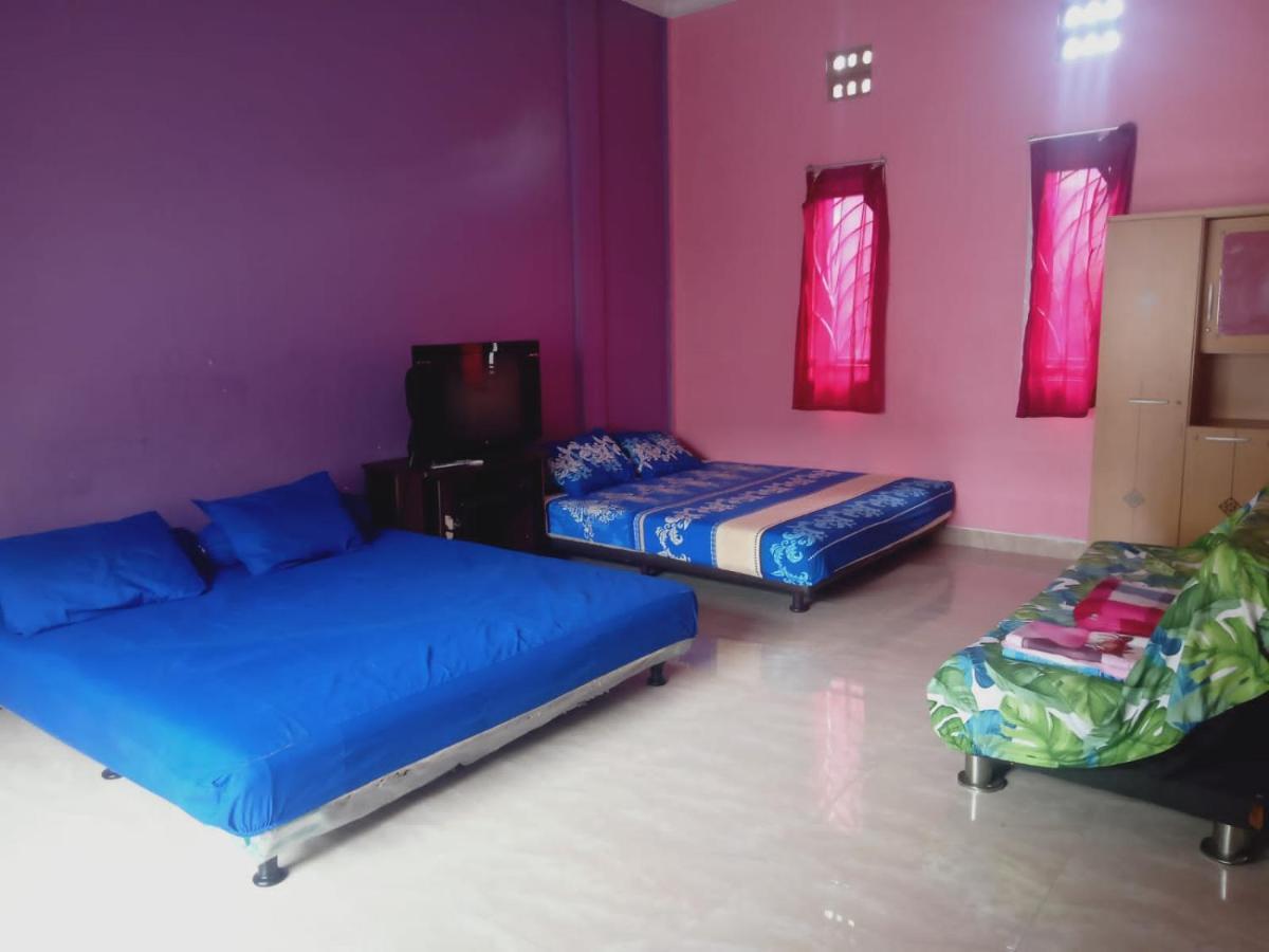 Almira Homestay Jambi Eksteriør billede