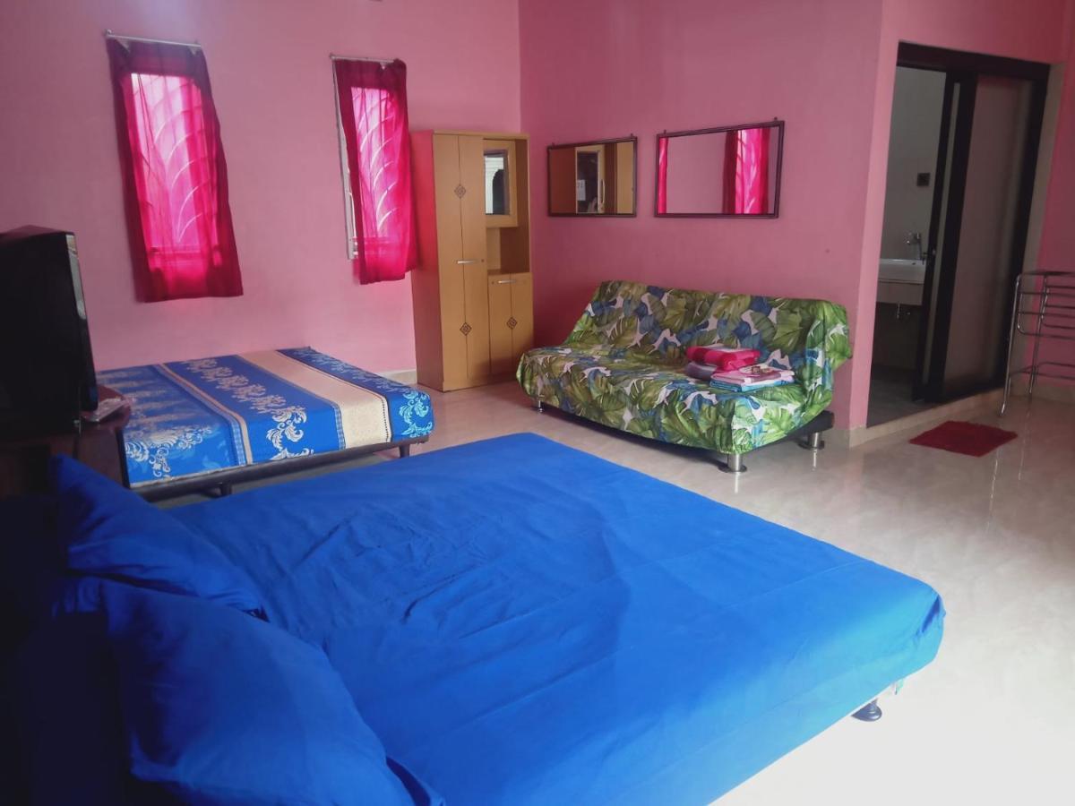 Almira Homestay Jambi Eksteriør billede