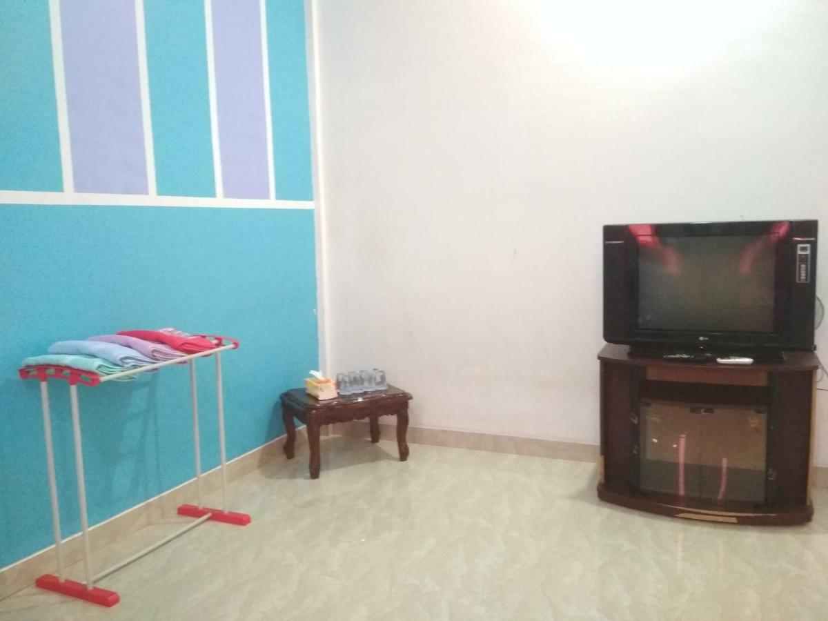 Almira Homestay Jambi Eksteriør billede