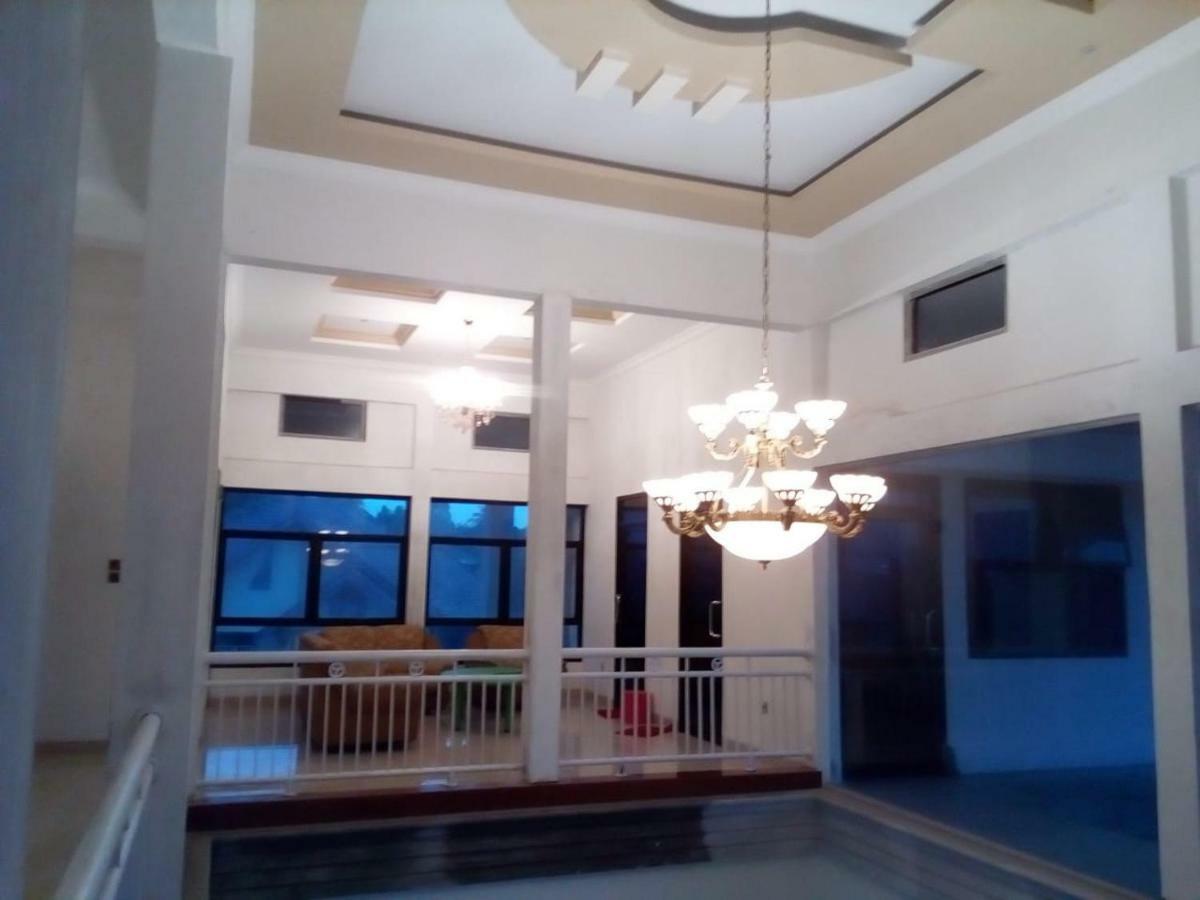 Almira Homestay Jambi Eksteriør billede