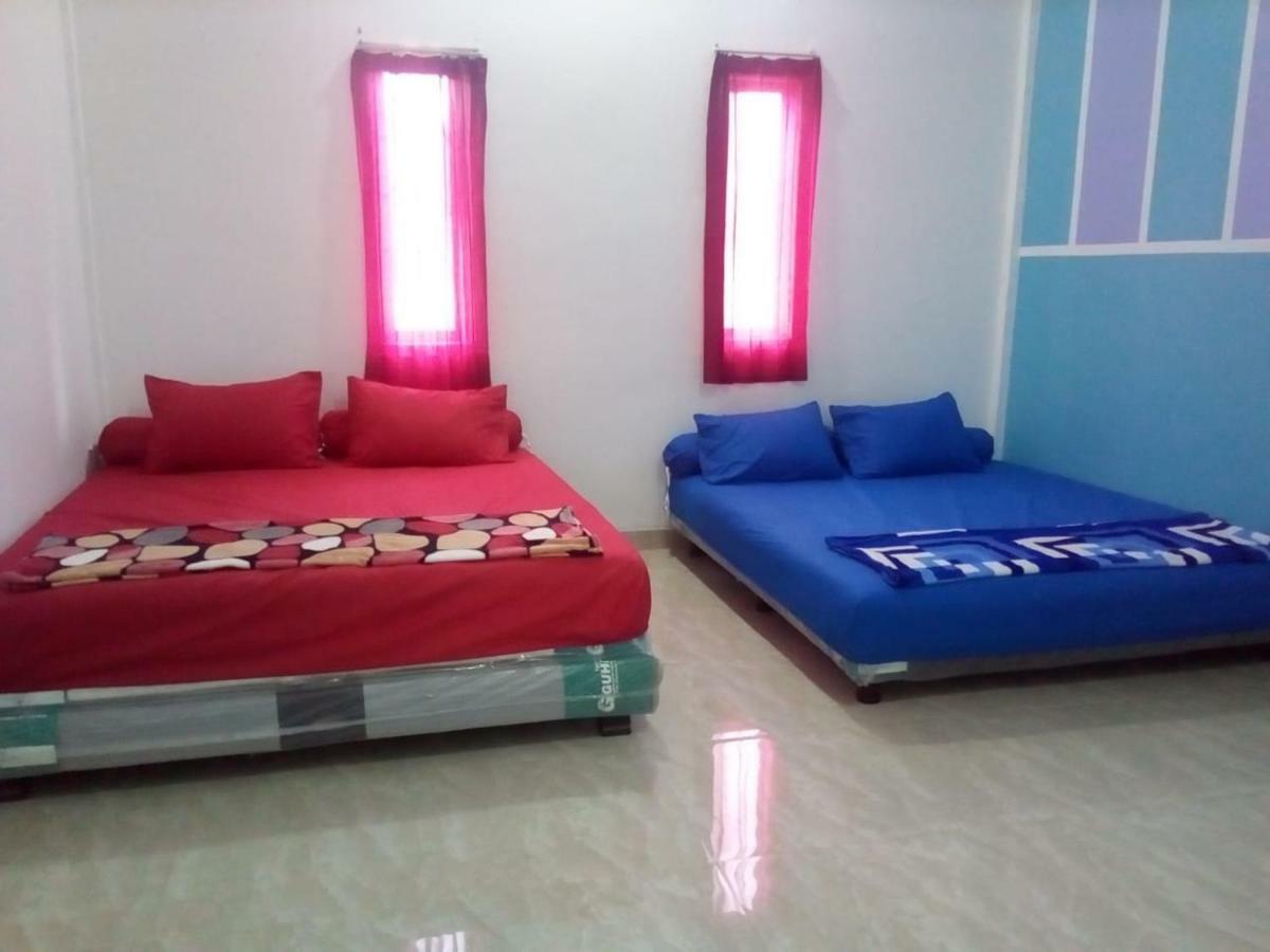 Almira Homestay Jambi Eksteriør billede