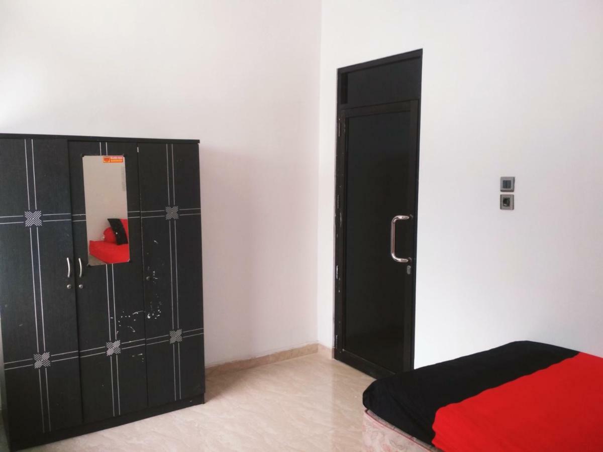 Almira Homestay Jambi Eksteriør billede